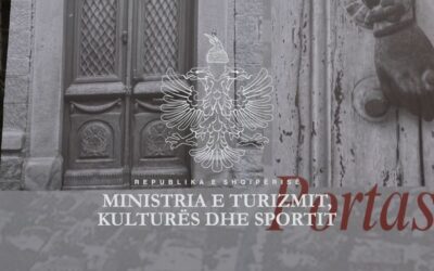 Ekspozita Fotografike “Gjurmë Portash” në Korçë